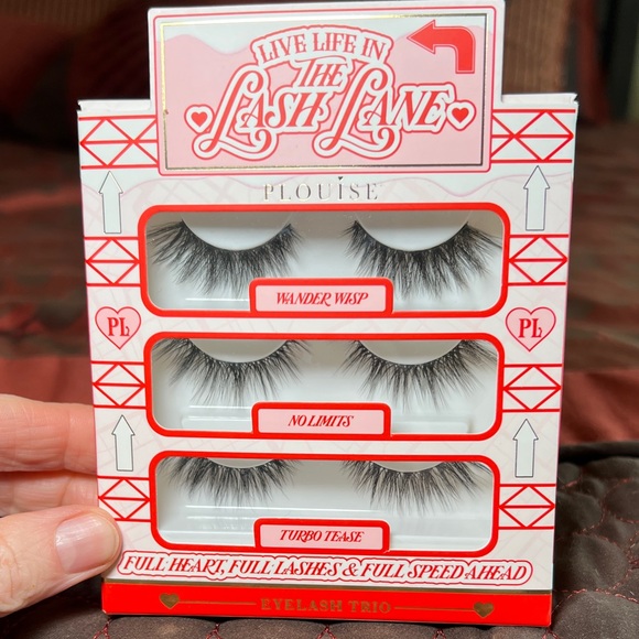 P. Louise Tender Touch Blush, Brown Eye Shadow Base, Sleep Mask Set & Lash Set - Picture 8 of 9